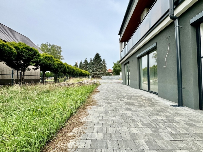 Lokal biurowo -usługowy cały narożny segment 180m2 - zdjęcie 3