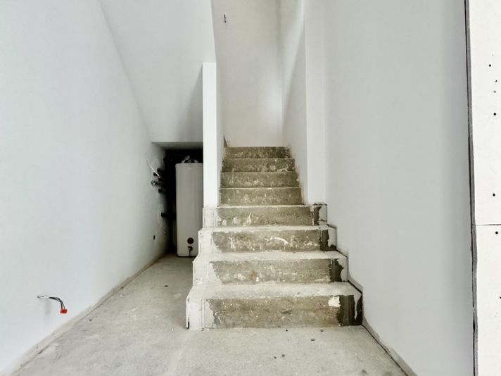 Lokal biurowo -usługowy cały narożny segment 180m2 - zdjęcie 11