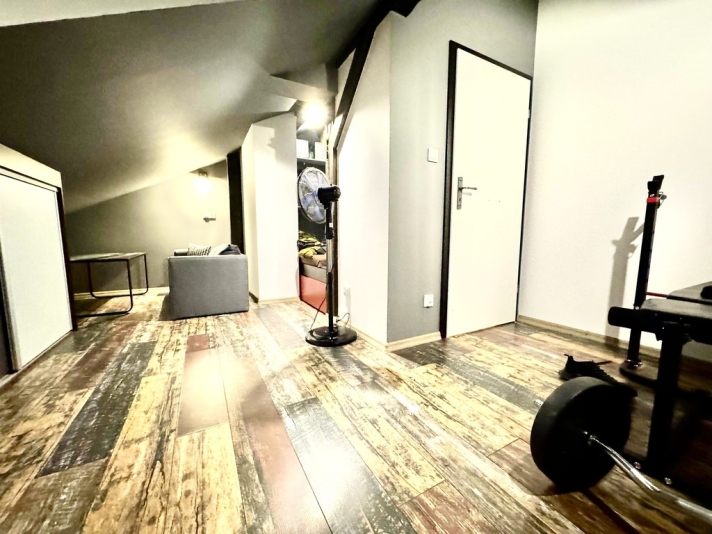 Piękny apartament dla dużej rodziny - zdjęcie 12