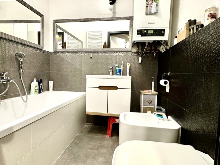Piękny apartament dla dużej rodziny - zdjęcie 7