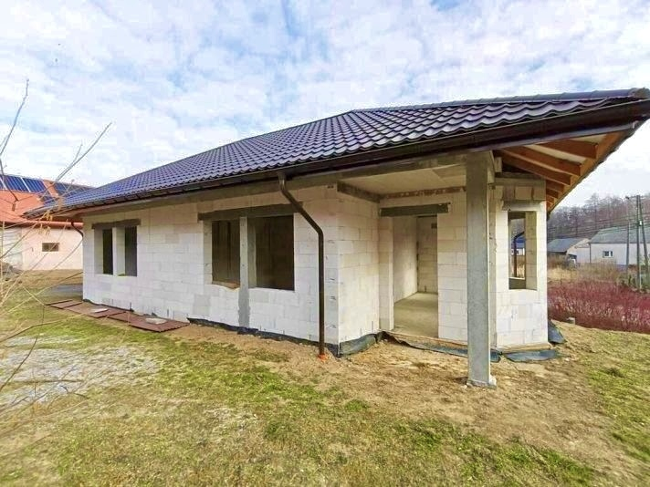 Dom parterowy z pełnym podpiwniczeniem – Dąbrowa. - zdjęcie 3