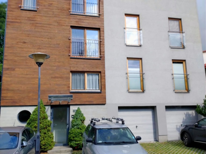 Komfortowe mieszkanie w centrum miasta - zdjęcie 2