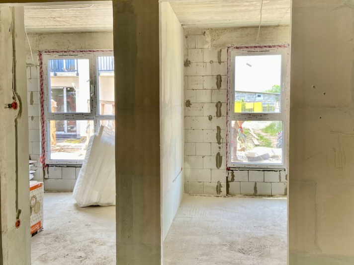 Mieszkanie 60m2  3 pokoje , kuchnia oddzielna - zdjęcie 7