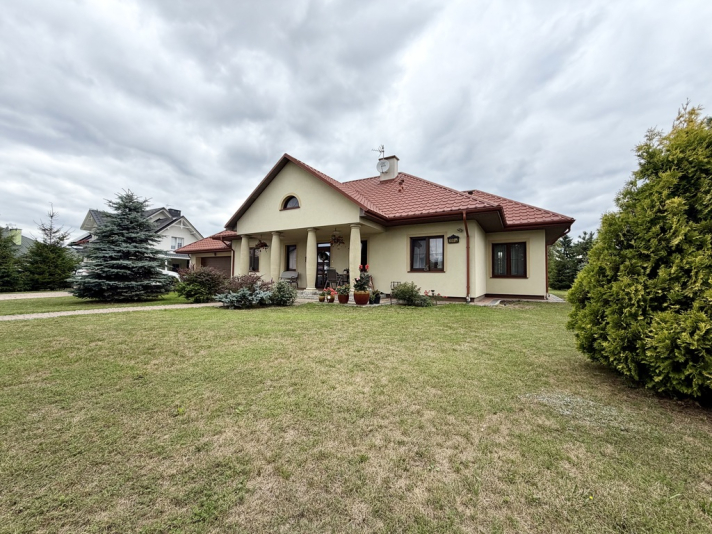 Parterowy dom gotowy do zamieszkania - 15,25 a - zdjęcie 1